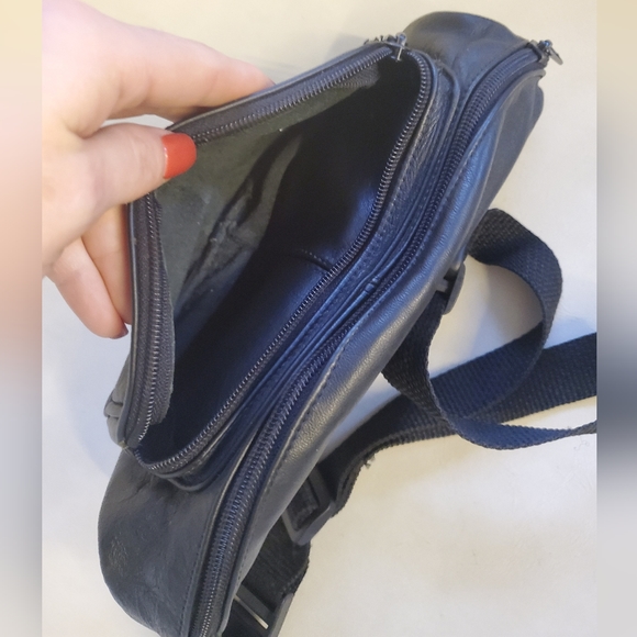 Unisex Black Leather Bag ~ Adjustable Multi-Pocket ~ Travel & Workout - Picture 4 of 9